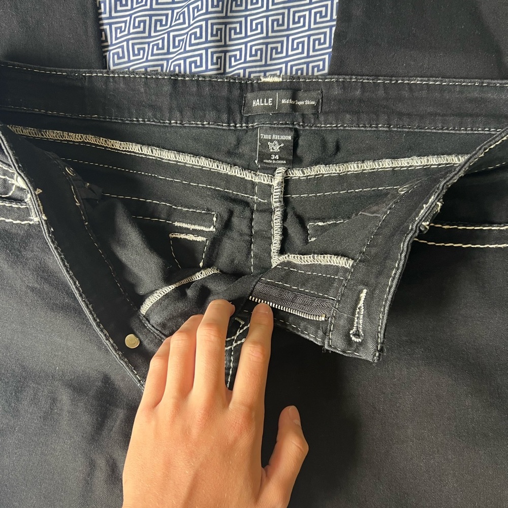 TRUE RELIGION JEANS